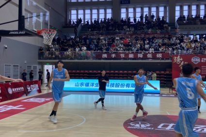 No stop! Xu Jie and Zhang Hao supported the SCBA final. The two did not play today’s summer league.