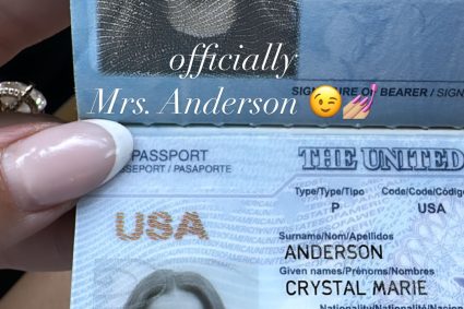 Li Kael’s wife changed her surname to her husband’s passport: she officially became Mrs. Anderson.