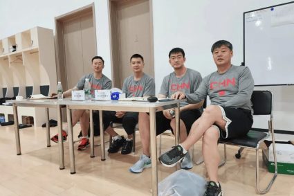 Media people: Yang Ming, Liu Weiwei, and Wang Bo all went to learn from Qiao Shuai. The Basketball Association’s salary is worth it.