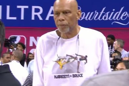 This influence! Jabbar appeared in the summer league and watched the first show of wen ban Yama.