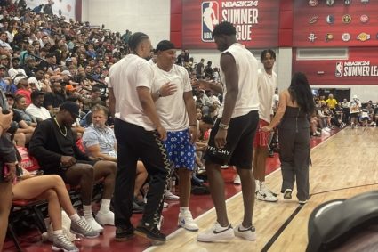 Rocket new aid Dillon and former teammate JJJ & Bain watched the summer league match and hugged and greeted!